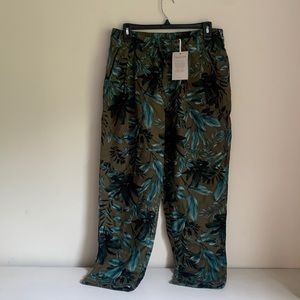 NWT Garnet Hill Size Medium TENCEL pants